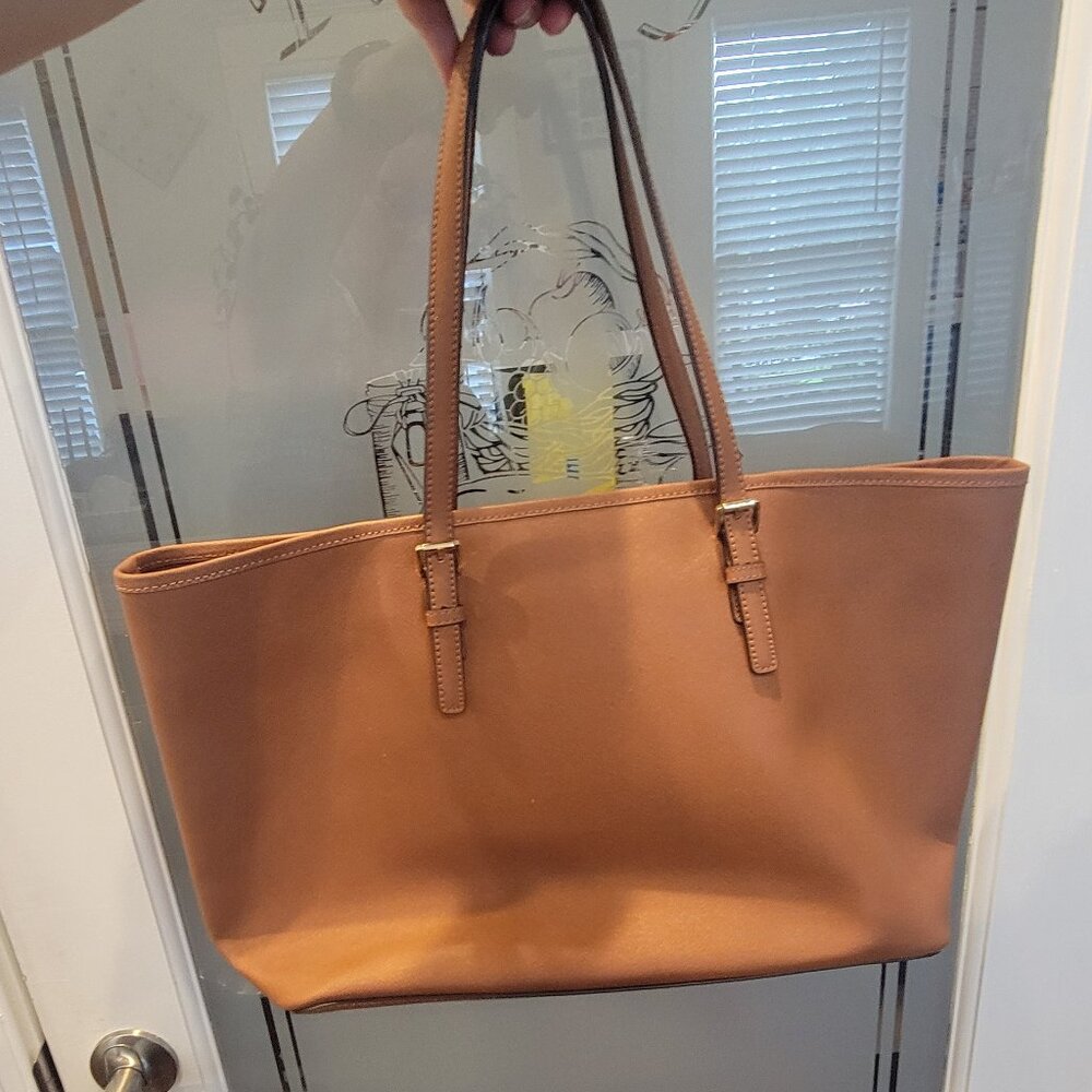 MICHAEL KORS JET SET TRAVEL TOTE in ACORN Brown Leather - Picture 4 of 16